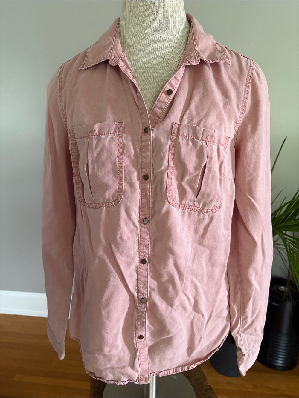 Maurices Light Pink Button-Front Long Sleeve Shirt